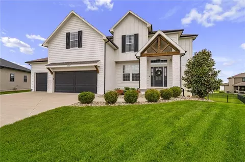 16639 S Legler St, Olathe, KS 66062