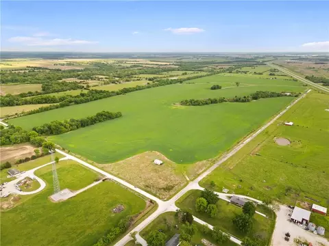 49 NW 100th Rd, Sheldon, MO 64784