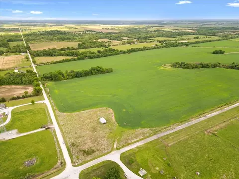 49 NW 100th Rd, Sheldon, MO 64784 photo 3