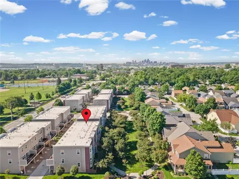 3009 Gentry Park, North Kansas City, MO 64116