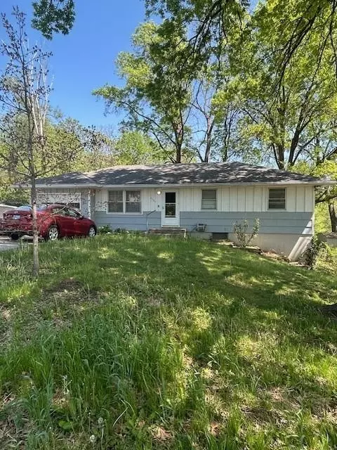3737 N Walrond Ave, Kansas City, MO 64117