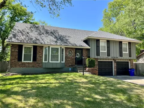 12816 Byars Rd, Grandview, MO 64030