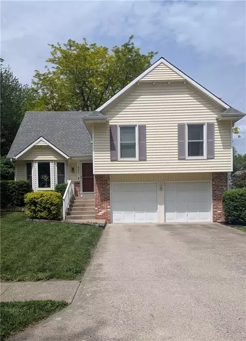 503 N Mesquite St, Olathe, KS 66061