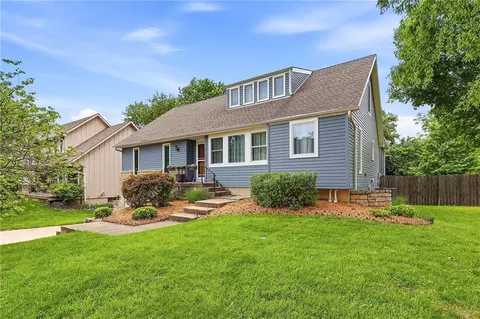 10283 Haskins St, Lenexa, KS 66215
