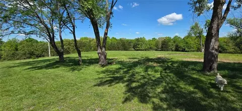 22083 County Road 249 Rd, Pittsburg, MO 65724