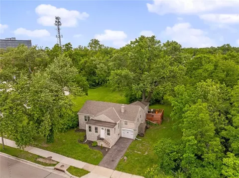View/Area - 336 E Park St, Olathe, KS 66061 photo 2 of 10