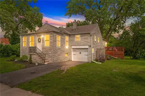 336 E Park St, Olathe, KS 66061