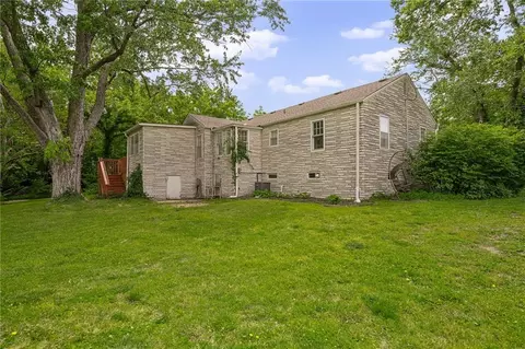 Exterior - 336 E Park St, Olathe, KS 66061 photo 4 of 8