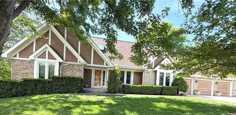 1509 Wynbrick Dr, Liberty, MO 64068