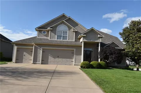 2500 SW Kristin Dr, Lees Summit, MO 64082