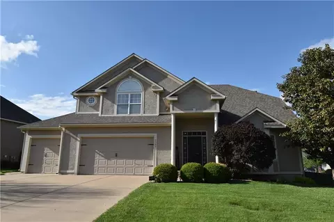 2500 SW Kristin Dr, Lees Summit, MO 64082