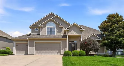 2500 SW Kristin Dr, Lees Summit, MO 64082