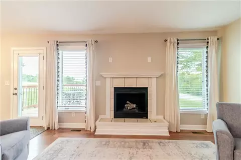 Living - 1105 Summerfield Ct, Atchison, KS 66002 photo 1 of 2