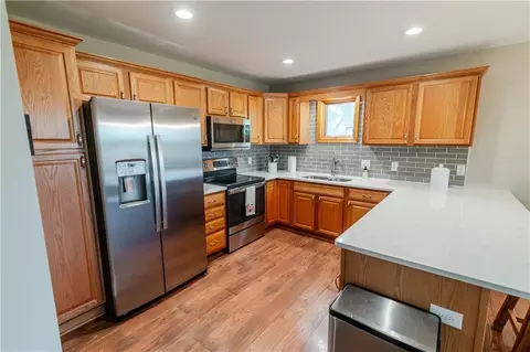 Kitchen - 1105 Summerfield Ct, Atchison, KS 66002 photo 3 of 4