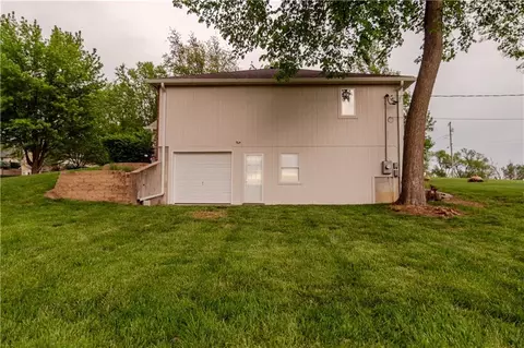 Exterior - 1105 Summerfield Ct, Atchison, KS 66002 photo 11 of 11