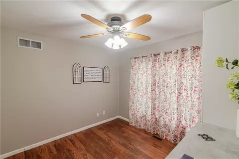 Bedroom - 1105 Summerfield Ct, Atchison, KS 66002 photo 7 of 7