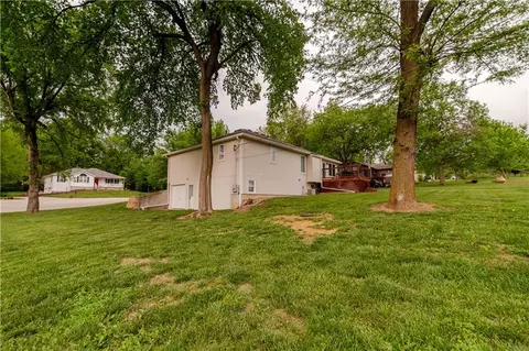 Exterior - 1105 Summerfield Ct, Atchison, KS 66002 photo 9 of 11