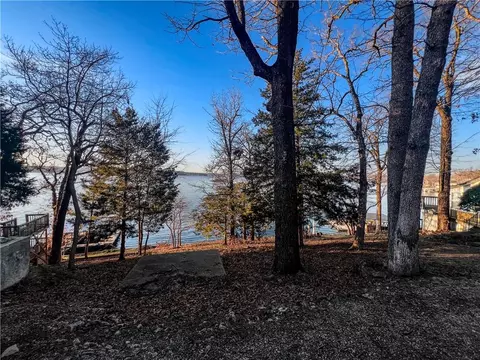 32351 Island View Rd, Gravois Mills, MO 65037