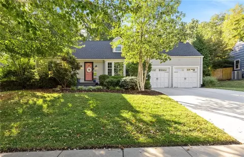 2801 W 71st St, Prairie Village, KS 66208
