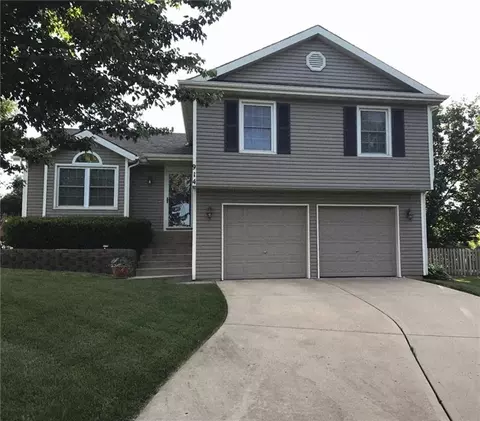 914 Elm Ct, Belton, MO 64012