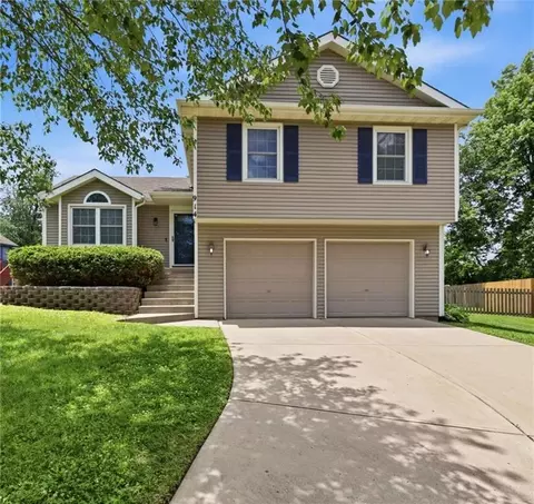 914 Elm Ct, Belton, MO 64012