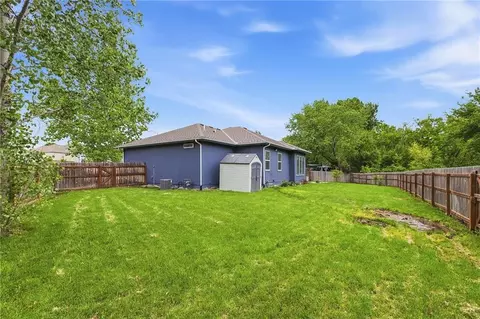 Exterior - 1401 Rylee Ct, Raymore, MO 64083 photo 7 of 7