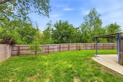 Exterior - 1401 Rylee Ct, Raymore, MO 64083 photo 3 of 7