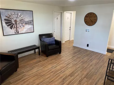 8705 E 63rd Trfy, Kansas City, MO 64133