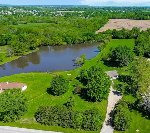 14074 Mcintyre Rd, Leavenworth, KS 66048