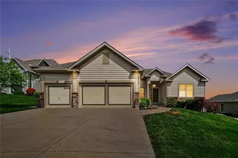 9409 N Wayne Ct, Kansas City, MO 64155