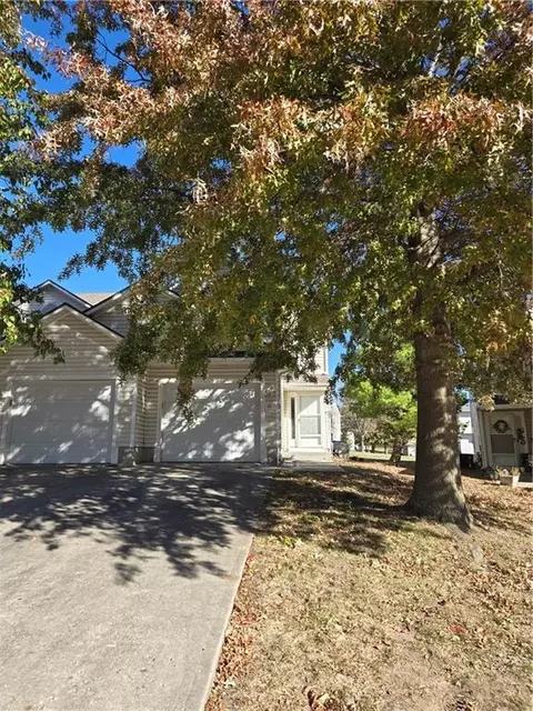 1327 SE Broadway Cir, Lees Summit, MO 64081