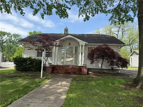 210 S Scott Ave, Belton, MO 64012
