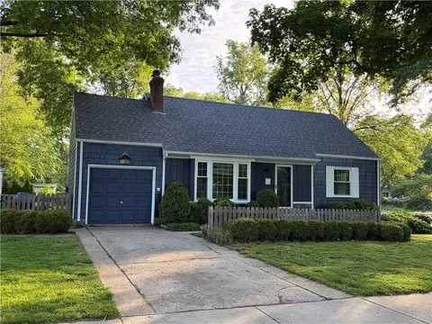 4300 W 71st Ter, Prairie Village, KS 66208