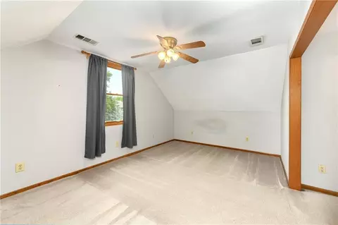 Bedroom - 917 NW Winterset St, Lees Summit, MO 64081 photo 8 of 10