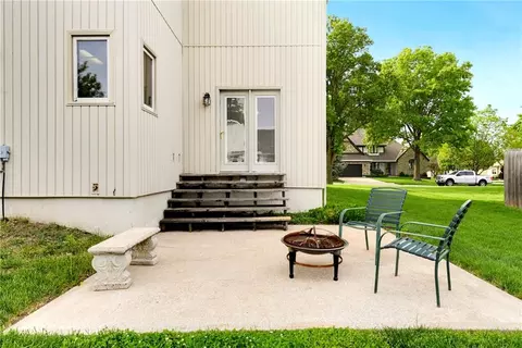 Exterior - 917 NW Winterset St, Lees Summit, MO 64081 photo 5 of 11