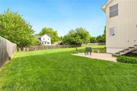 Exterior - 917 NW Winterset St, Lees Summit, MO 64081 photo 11 of 11