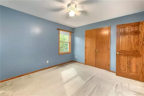 Bedroom - 917 NW Winterset St, Lees Summit, MO 64081 photo 6 of 10