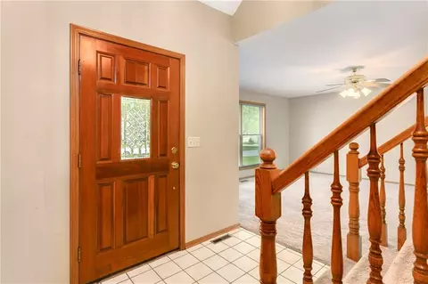 Entry Way - 917 NW Winterset St, Lees Summit, MO 64081 photo 2 of 2
