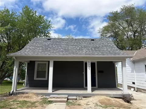 1317 Highly St, Saint Joseph, MO 64501