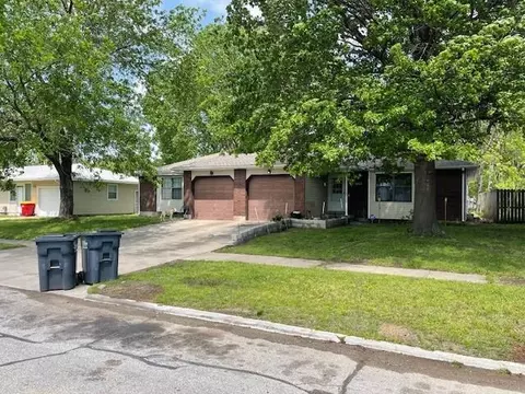 1005 E 7th St, Pittsburg, KS 66762 photo 2