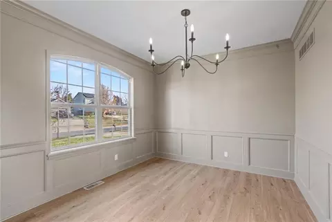 121 Hillside Dr, Baldwin City, KS 66006