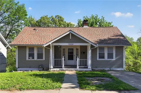 Exterior - 9324 E 15th St, Independence, MO 64052 photo 2 of 5