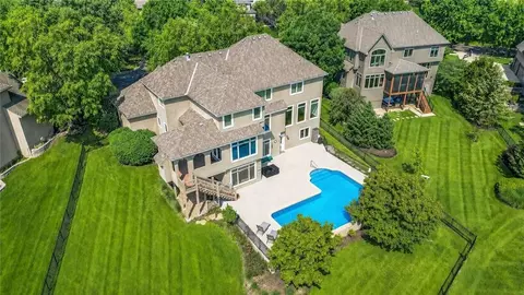 15225 Perry St, Overland Park, KS 66221
