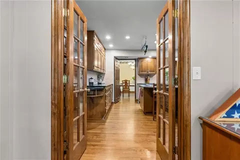 Entry Way - 513 NE Balboa St, Lees Summit, MO 64063 photo 4 of 5