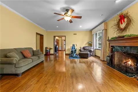 Living - 513 NE Balboa St, Lees Summit, MO 64063 photo 4 of 4
