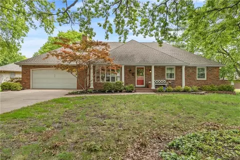 Exterior - 513 NE Balboa St, Lees Summit, MO 64063 photo 1 of 24