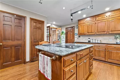 Kitchen - 513 NE Balboa St, Lees Summit, MO 64063 photo 4 of 4