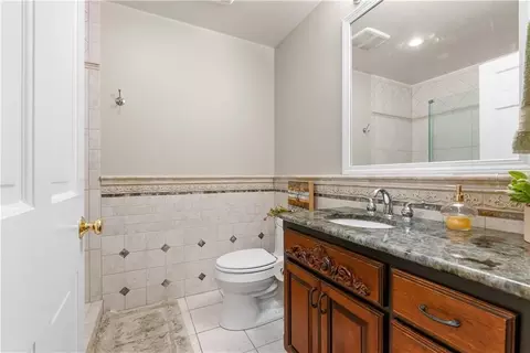 Bath - 513 NE Balboa St, Lees Summit, MO 64063 photo 2 of 3