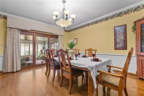 Dining - 513 NE Balboa St, Lees Summit, MO 64063 photo 3 of 3