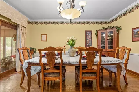Dining - 513 NE Balboa St, Lees Summit, MO 64063 photo 2 of 3